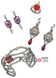 卡通珠寶樂(lè)園 施華洛世奇 swarovski 推出2012春夏迪士尼 disney 系列,俏皮可愛(ài)的水晶首飾圓你童夢(mèng)